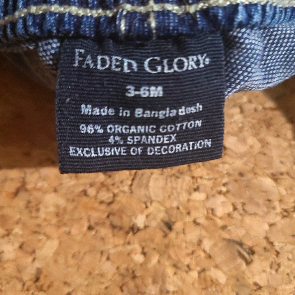 Blue jeans - Picture 3 of 3